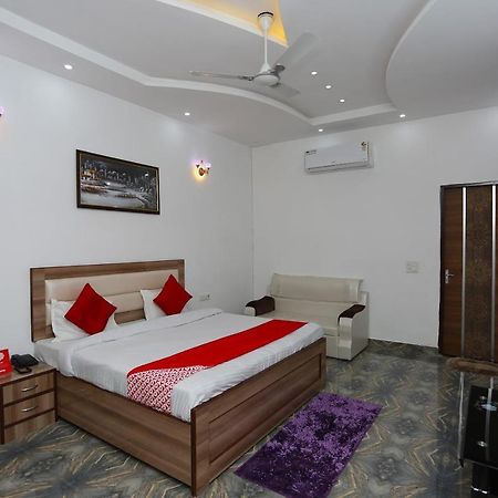 Hotel Rest Palace Agra  Exterior photo