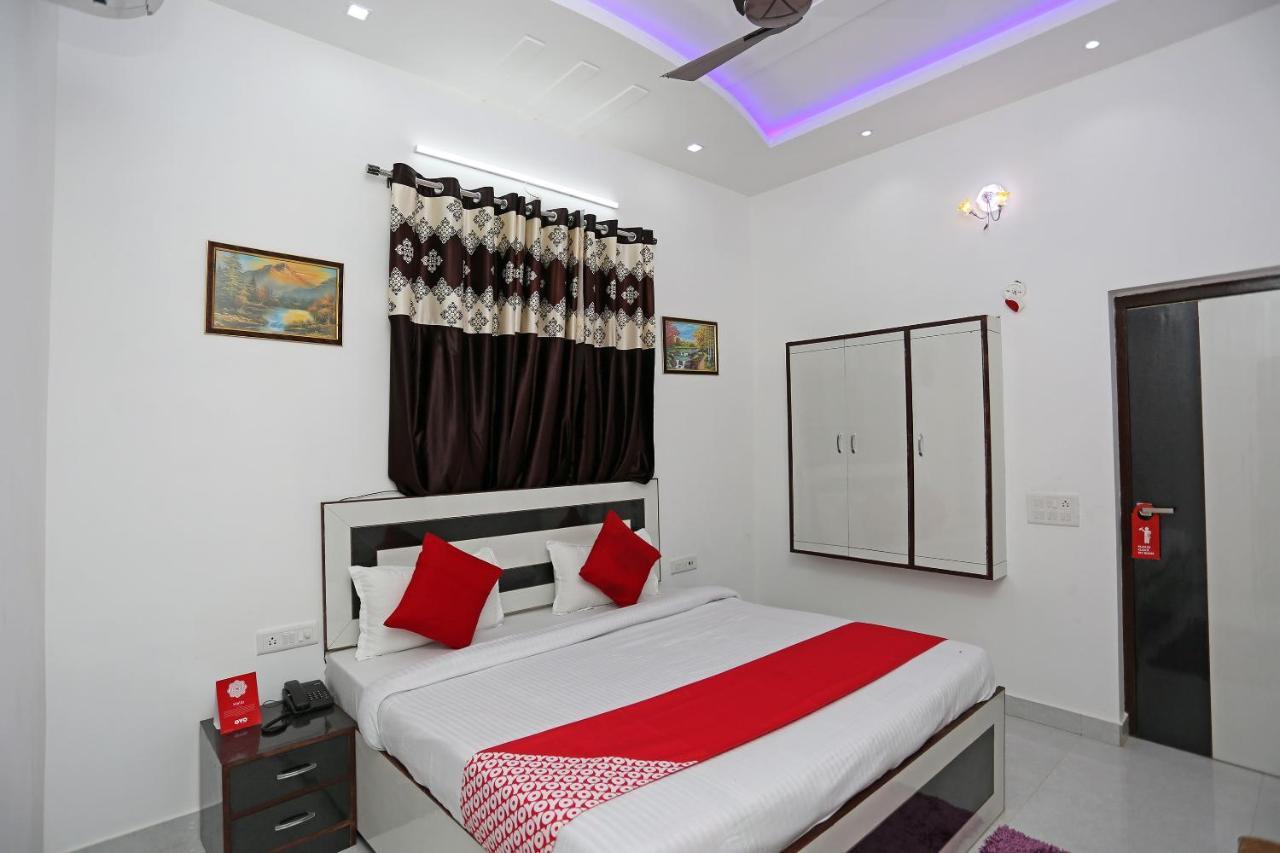 Hotel Rest Palace Agra  Exterior photo